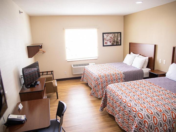 White House Suites | Plainfield | 5