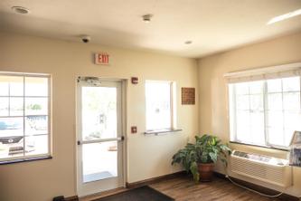 White House Suites | Plainfield | White House Suites, Plainfield - Photo Gallery - 13