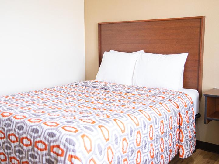 White House Suites | Plainfield | 9